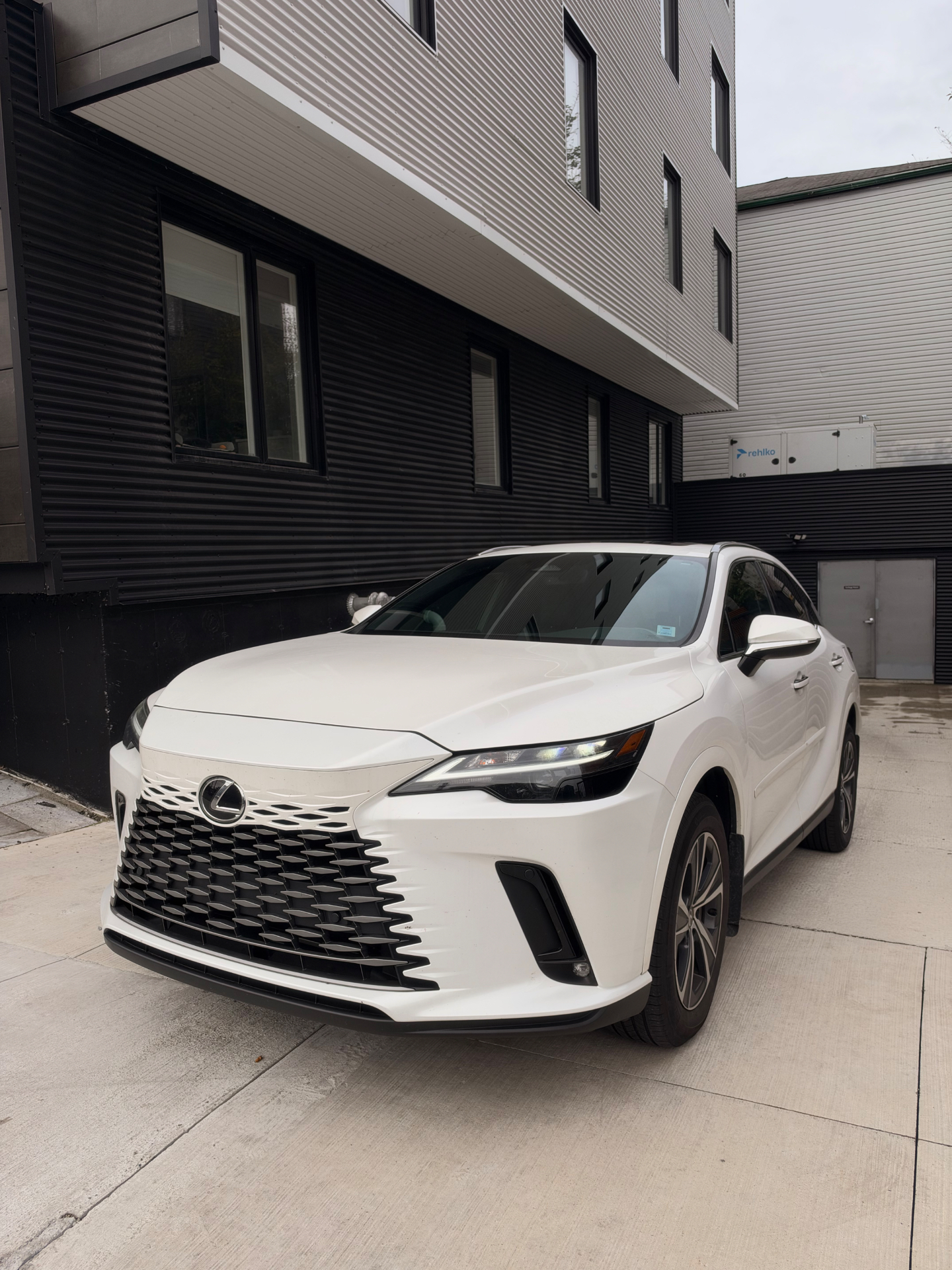 2023 Lexus RX 350H
